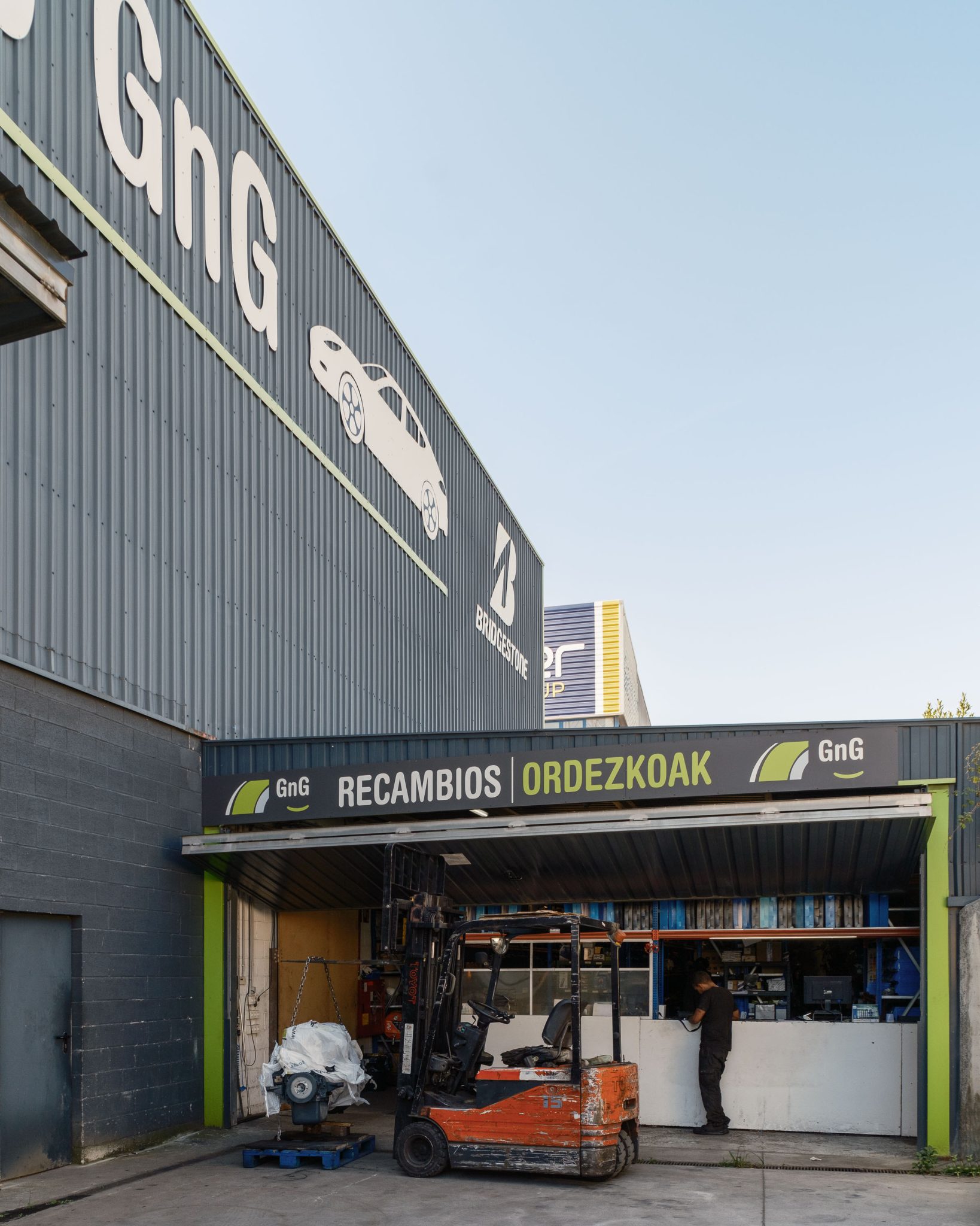 GNG Santurtzi: transformación de una nave industrial en Santurtzi