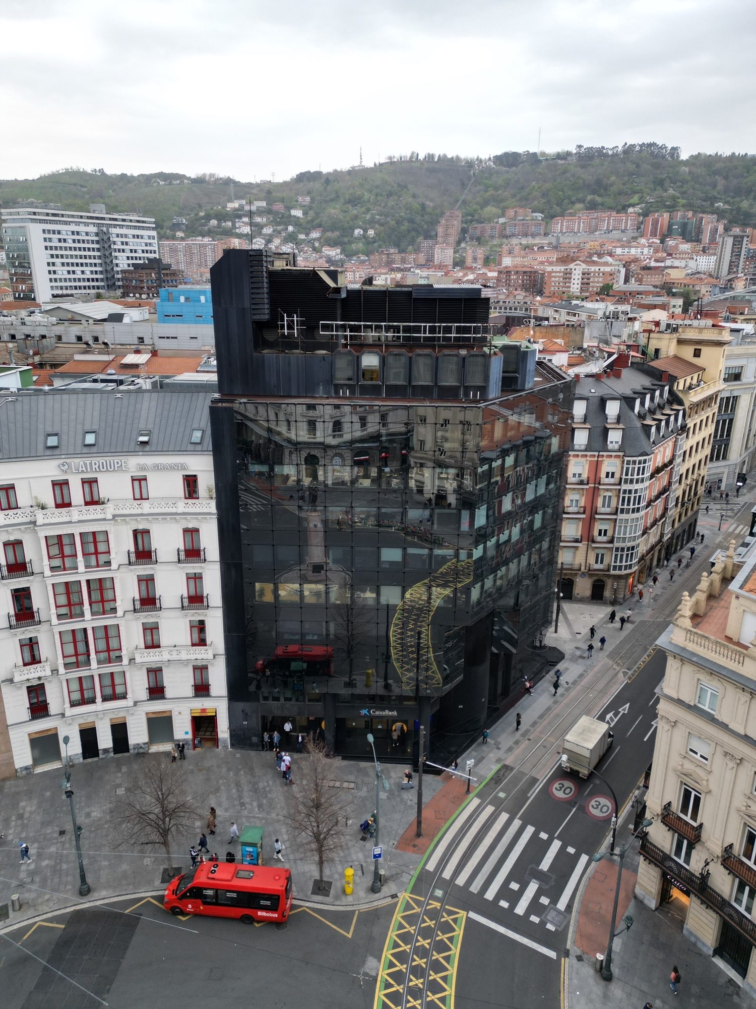 Imagen del artículo «Book Hertza Arkitektura: Tu estudio de arquitectura en Bilbao para proyectos sostenibles e innovadores»