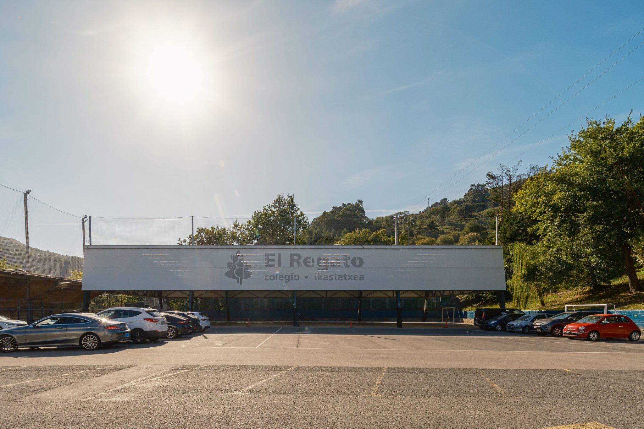 Colegio El Regato Ikastetxea: nuevas cubiertas del Colegio El Regato en Barakaldo