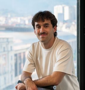 Mario Aguilar, arquitecto de Book Hertza