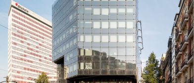 Fachada Plaza Circular: sustitución de vidrios en el muro cortina de un edificio de la Plaza Circular de Bilbao