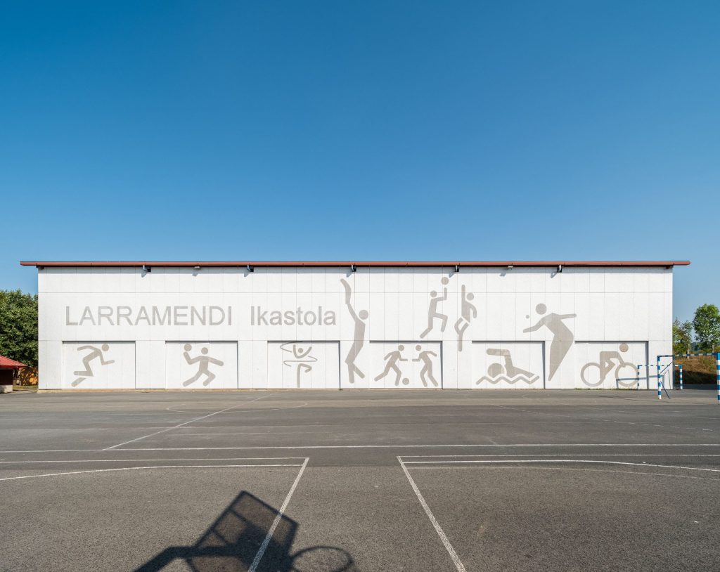 Larramendi Ikastola: nueva envolvente del polideportivo de Larramendi Ikastola en Mungia