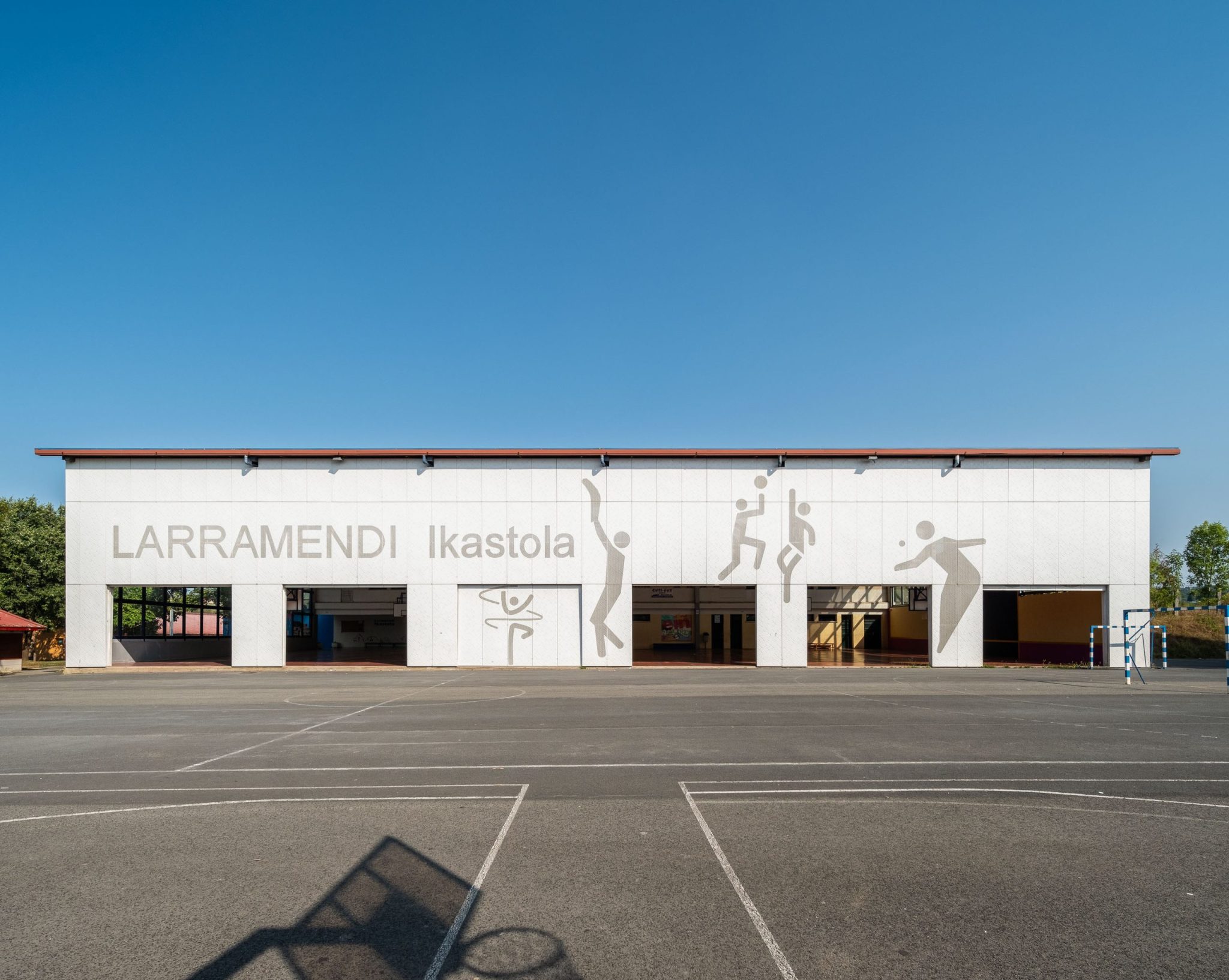 Larramendi Ikastola: nueva envolvente del polideportivo de Larramendi Ikastola en Mungia