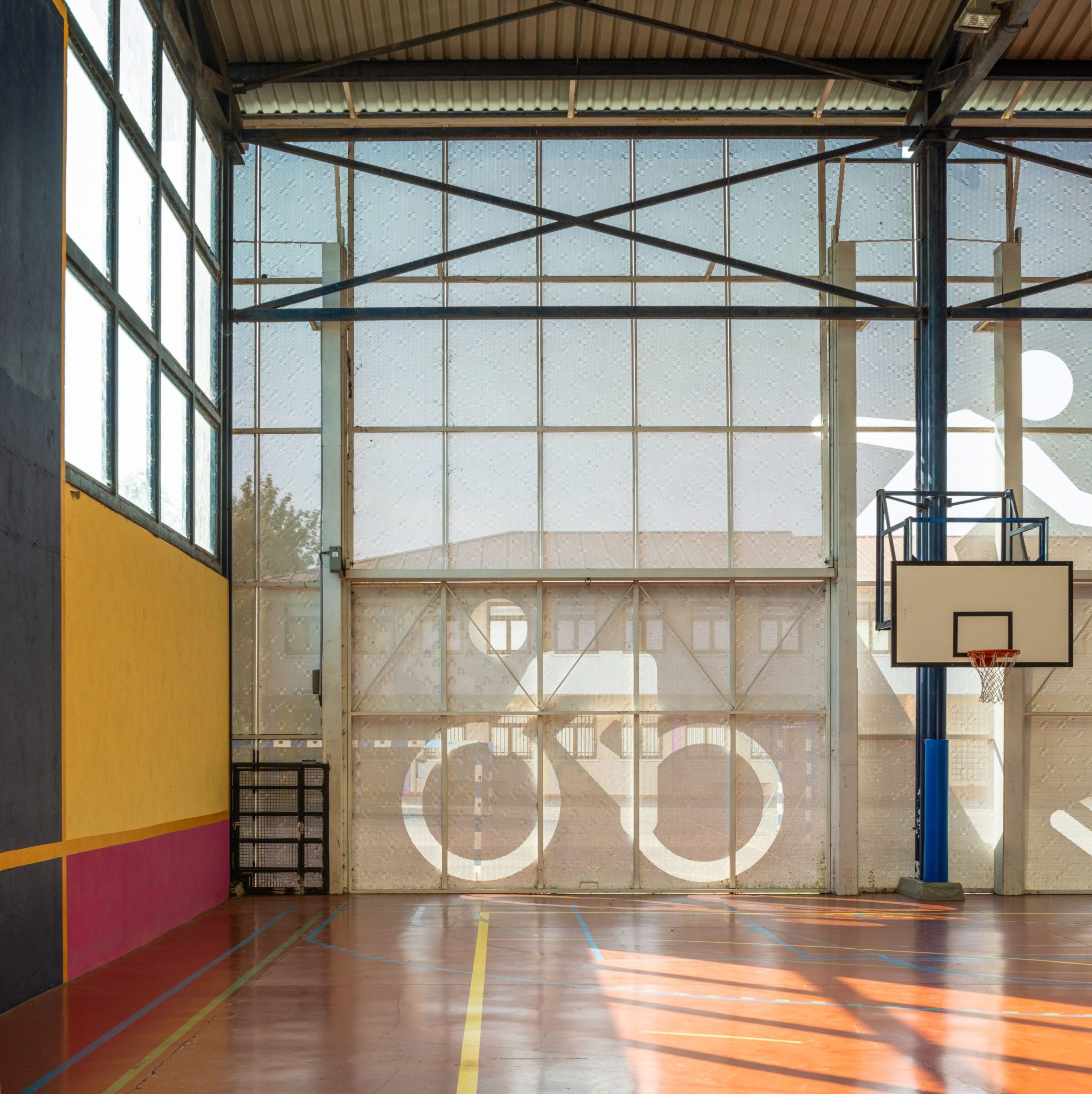 Larramendi Ikastola: nueva envolvente del polideportivo de Larramendi Ikastola en Mungia