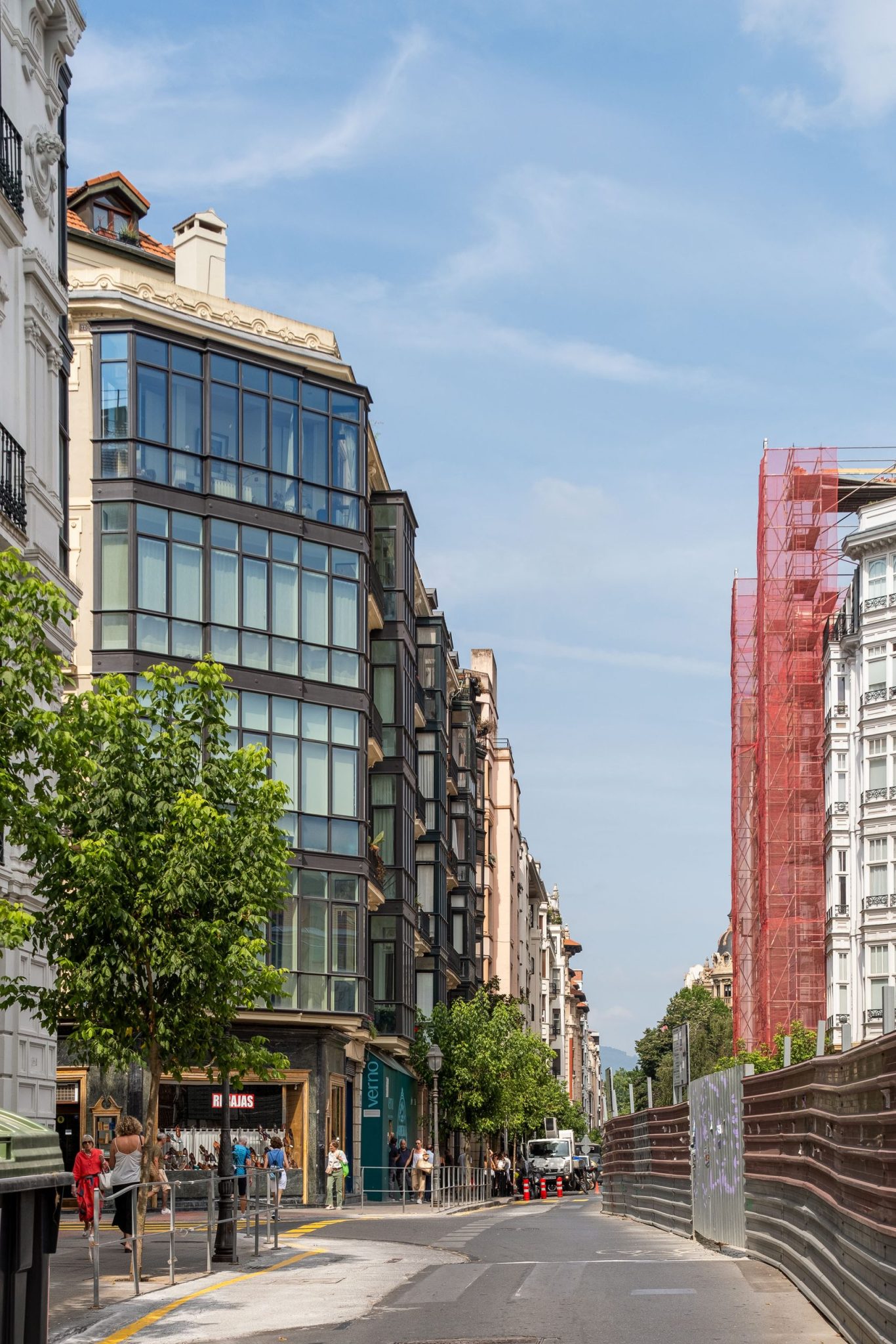 Miradores Astarloa: sustitución de los miradores de un edificio histórico en Bilbao