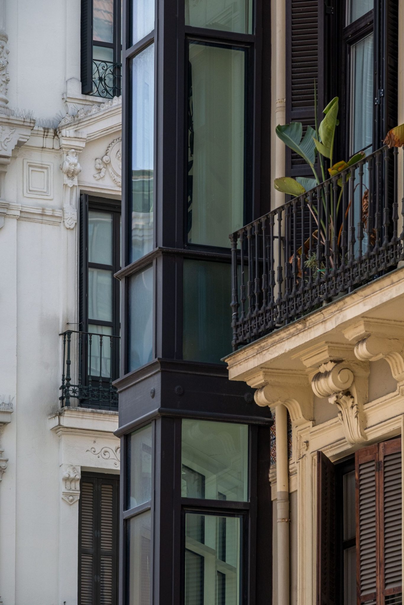 Miradores Astarloa: sustitución de los miradores de un edificio histórico en Bilbao