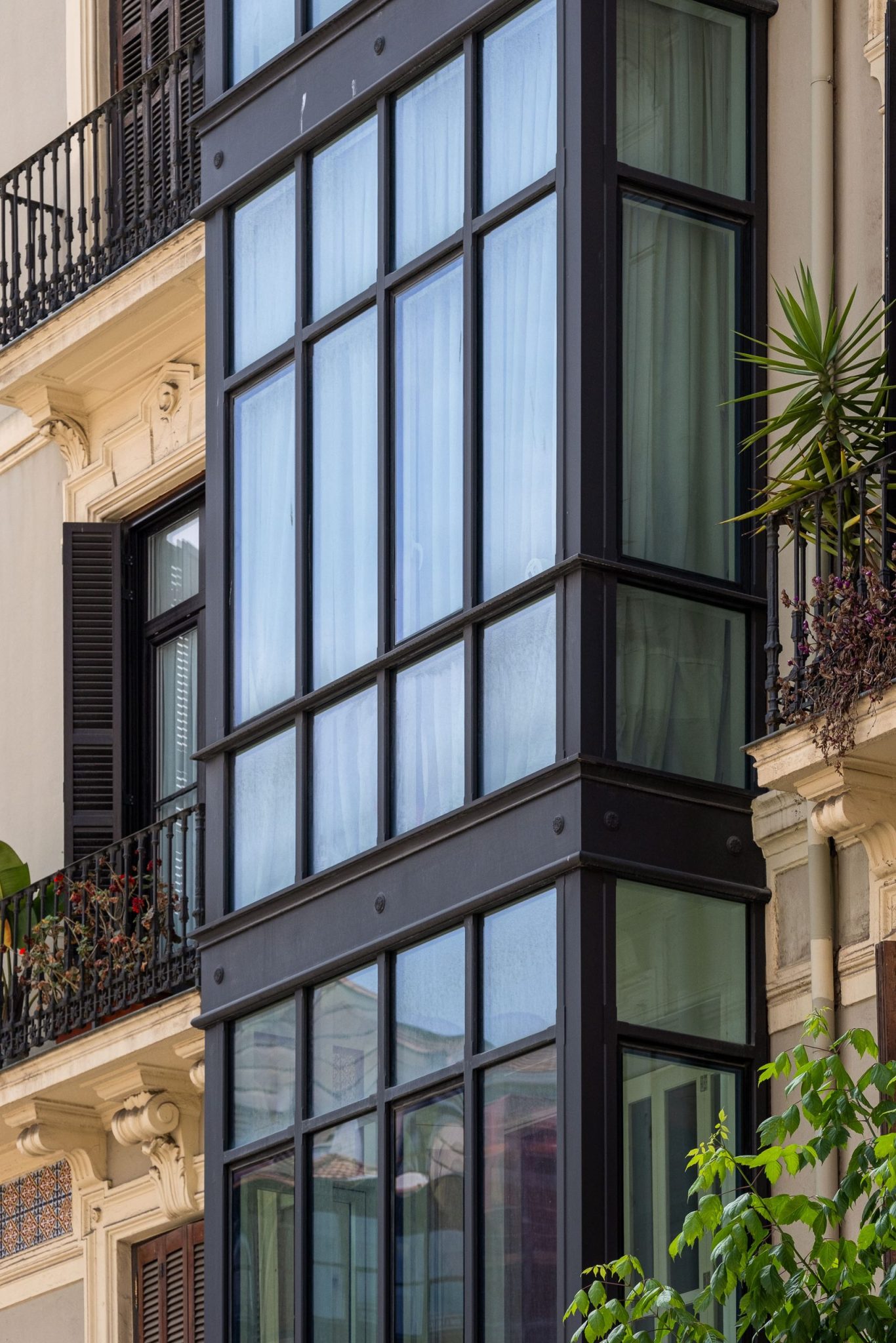 Miradores Astarloa: sustitución de los miradores de un edificio histórico en Bilbao