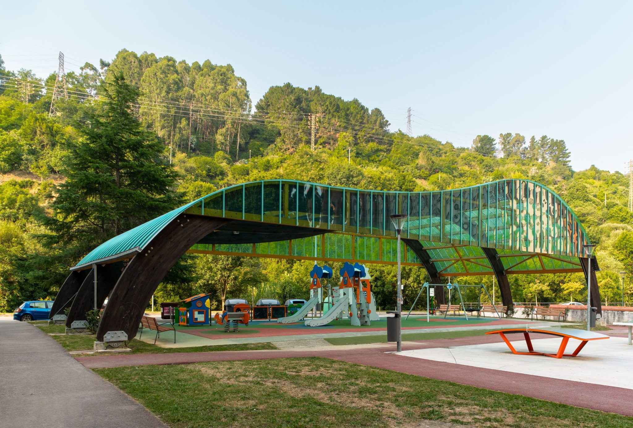 Parque Loizaga: cubierta, zona de juegos y parque Loizaga en Barakaldo
