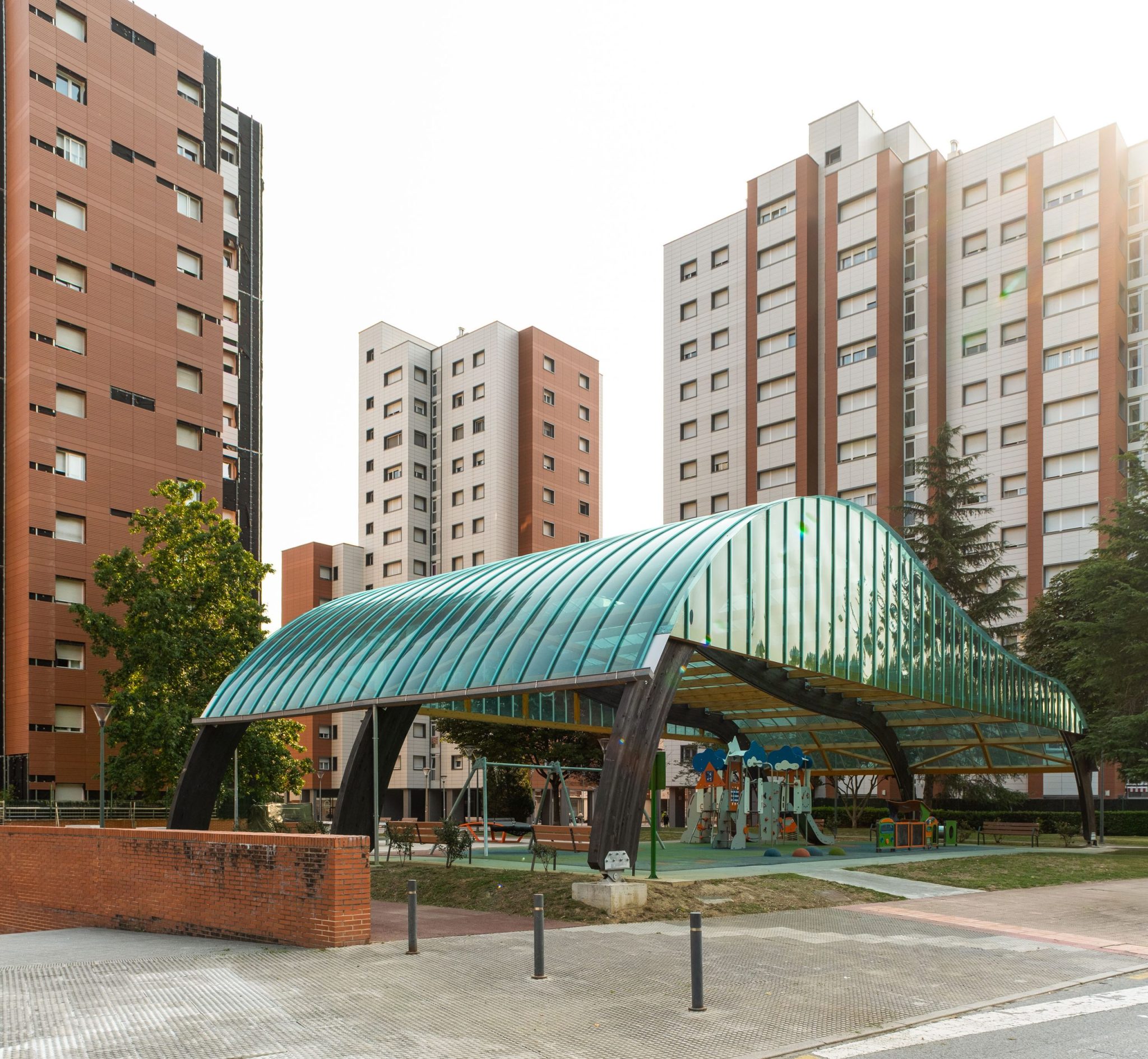 Parque Loizaga: cubierta, zona de juegos y parque Loizaga en Barakaldo
