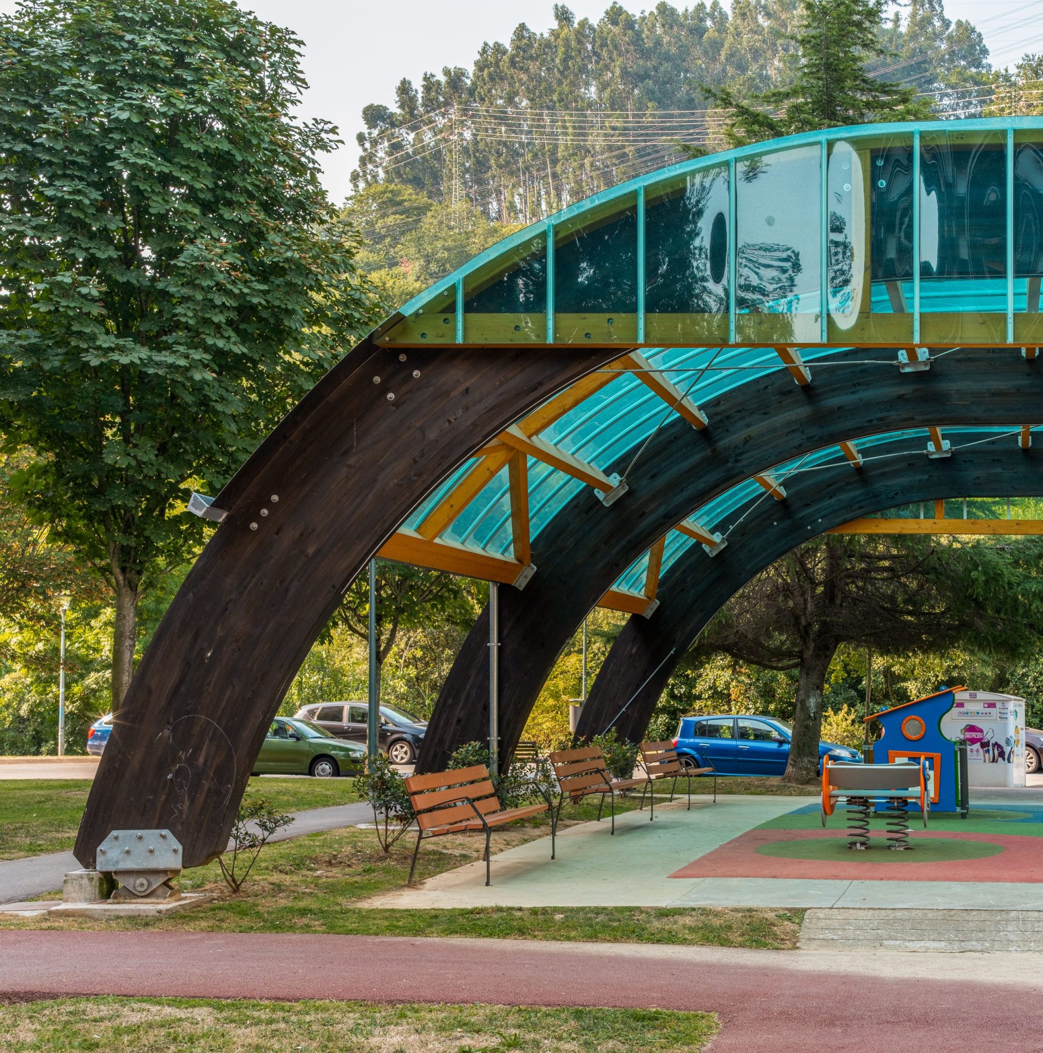 Parque Loizaga: cubierta, zona de juegos y parque Loizaga en Barakaldo